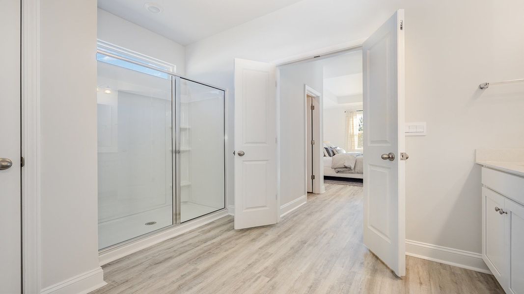 Spacious, unfurnished interior of a new home in Coastal Farms, Conway (Image 12).