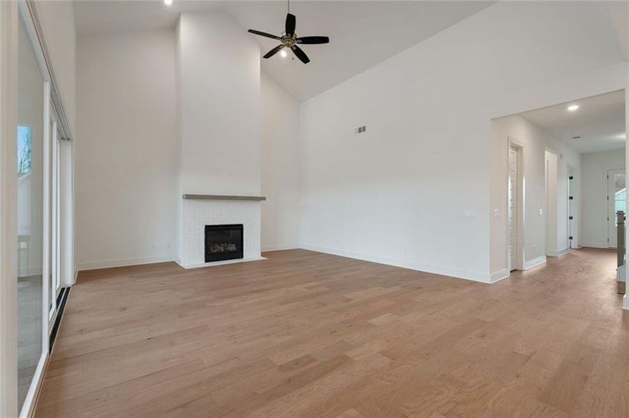 Spacious, unfurnished interior of a new home in Long Hollow Landing, Gainesville (Image 33). Spacious, unfurnished interior of a new home in Long Hollow Landing, Gainesville (Image 33).