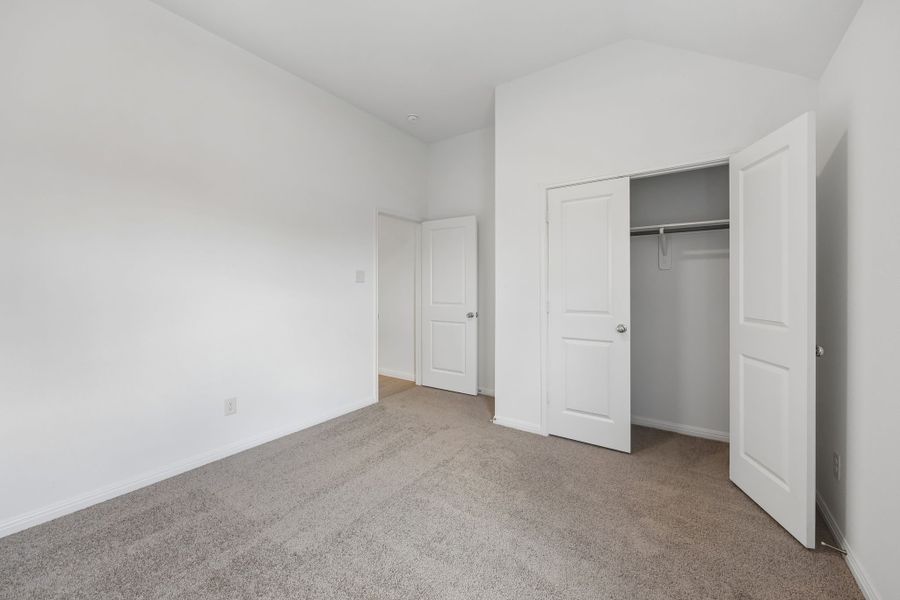 Spacious, unfurnished interior of a new home in Riviera Pines, Huffman (Image 28).