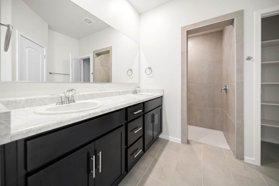Representative furnished interior of a home built from the Aguirre by Hakes Brothers in Summer Sky North, El Paso (Image 4).