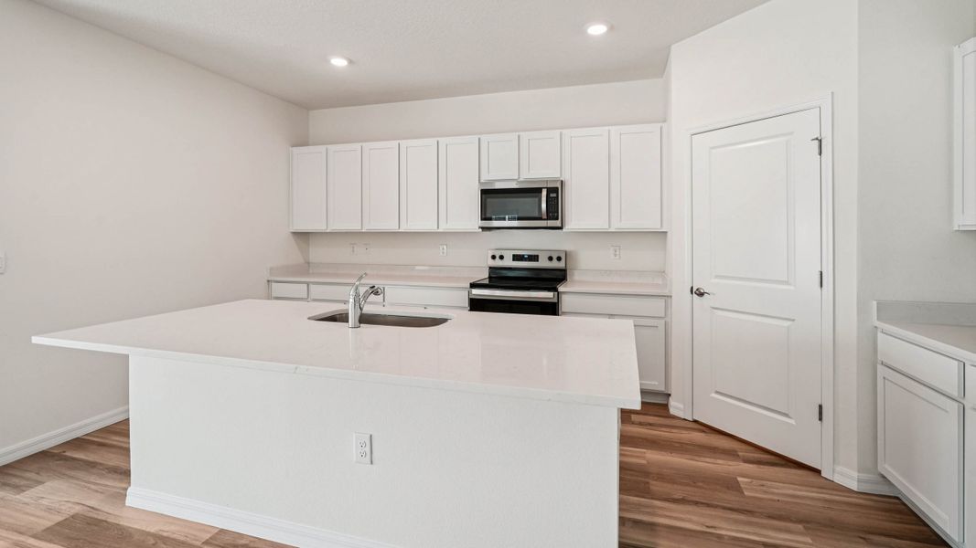 Representative furnished interior of a home built from the COVINGTON by D.R. Horton in Briarwood, Alachua (Image 16). Representative furnished interior of a home built from the COVINGTON by D.R. Horton in Briarwood, Alachua (Image 16).