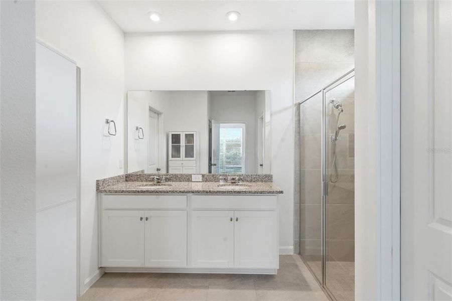 Furnished interior view inside a new home in , Clermont (Image 10).