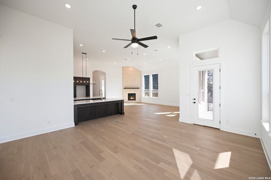 Spacious, unfurnished interior of a new home in La Cima, San Marcos (Image 20).