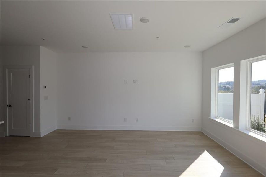Spacious, unfurnished interior of a new home in Grandview Terrace, Canton (Image 10).