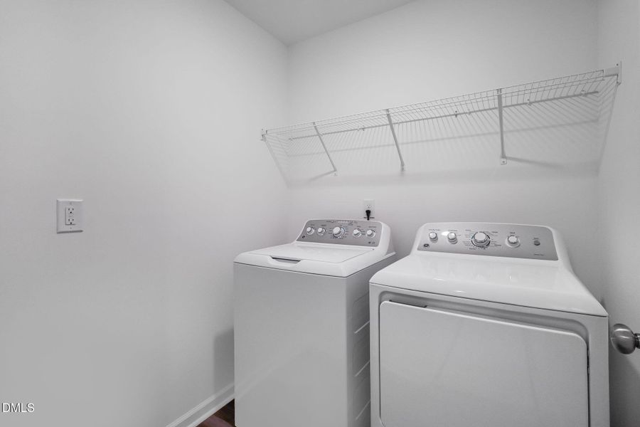 SUN_Everlee_Pic_CarsonII_QMI_237_Laundry