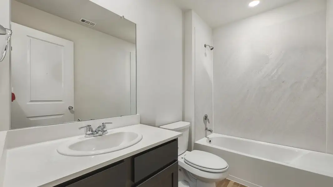 Furnished interior view inside a new home in Saddlebrook, Waxahachie (Image 5).