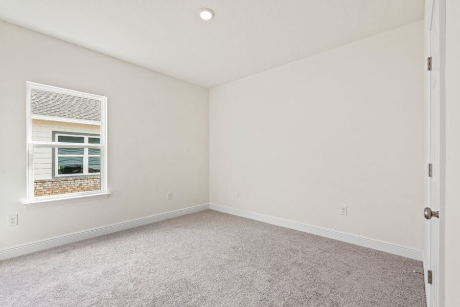 Spacious, unfurnished interior of a new home in Natureview, Freeport (Image 37).