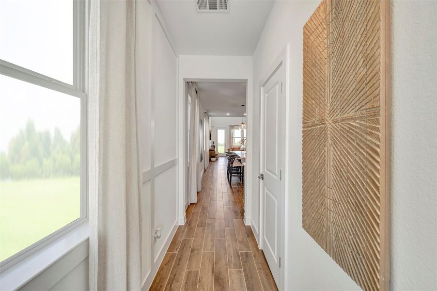 Welcoming foyer (*Photo not of actual home and used for illustration purposes only.)