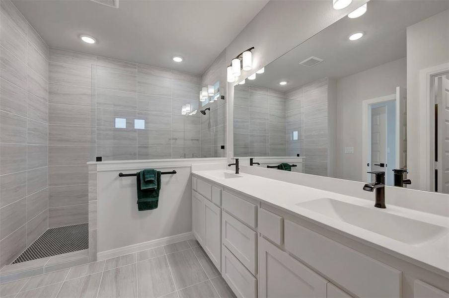 Furnished interior view inside a new home in , Mesquite (Image 10).