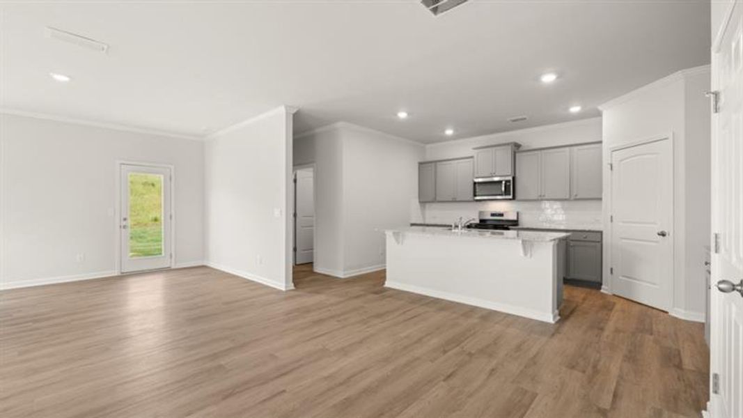 Spacious, unfurnished interior of a new home in Sheffield Highlands, Dallas (Image 30).