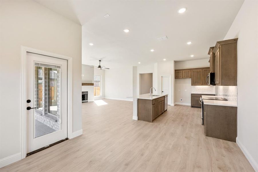 Spacious, unfurnished interior of a new home in The Retreat at North Grove 60, Waxahachie (Image 22). Spacious, unfurnished interior of a new home in The Retreat at North Grove 60, Waxahachie (Image 22).