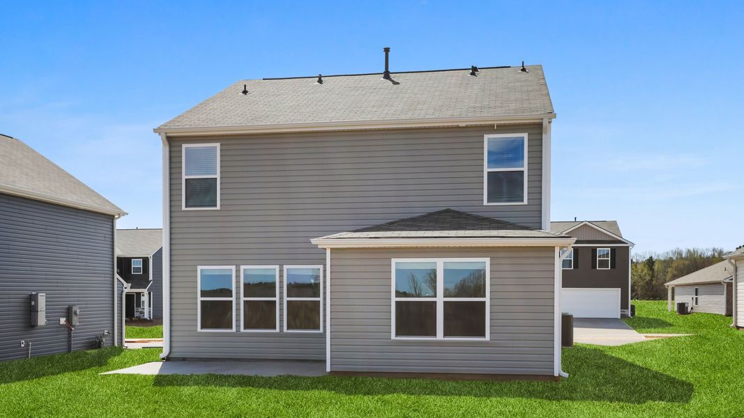 Exterior details and patio area of a home in Hawk Ridge, Anderson (Image 3).
