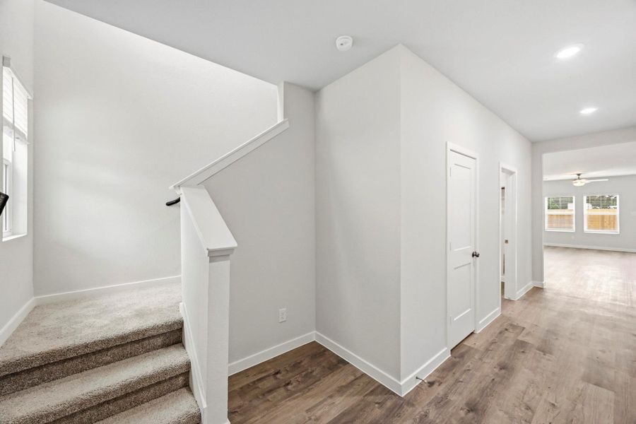 Spacious, unfurnished interior of a new home in Crockett Meadows, Conroe (Image 21).