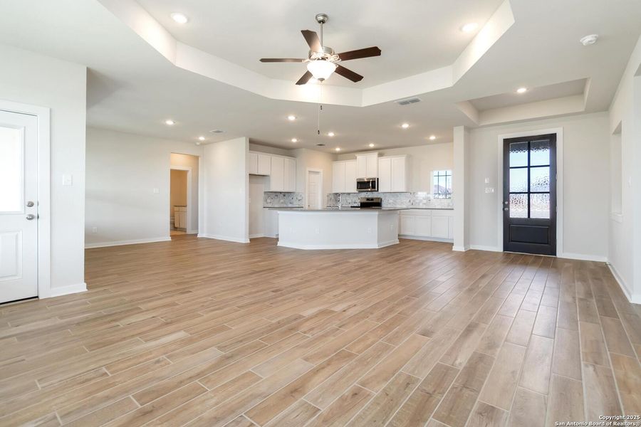 Spacious, unfurnished interior of a new home in Bonita Vista, Pleasanton (Image 21).