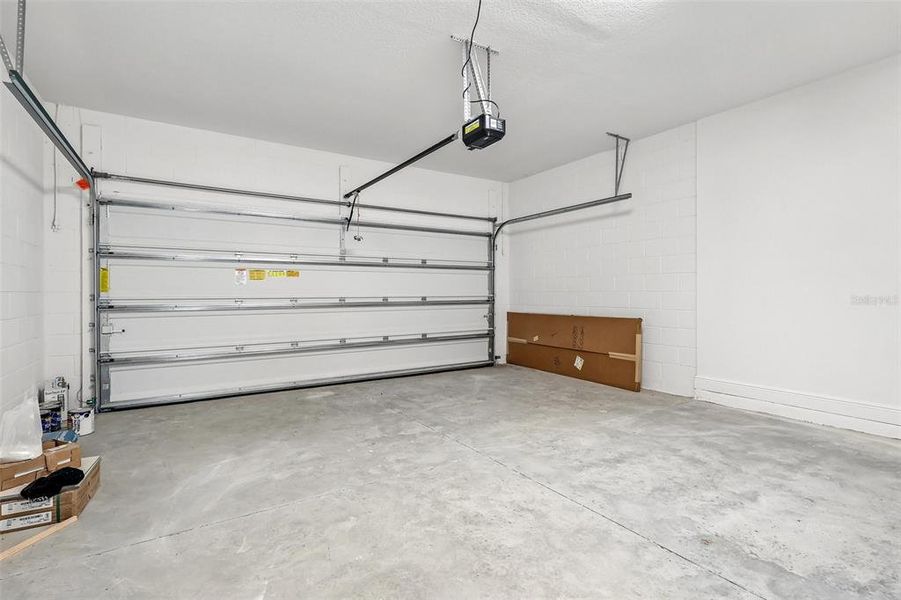 Spacious, unfurnished interior of a new home in Trinity Lakes, Groveland (Image 14).