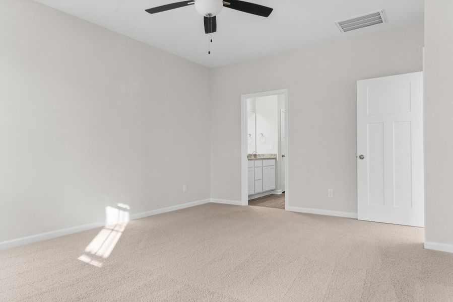 Spacious, unfurnished interior of a new home in , Orangeburg (Image 14).