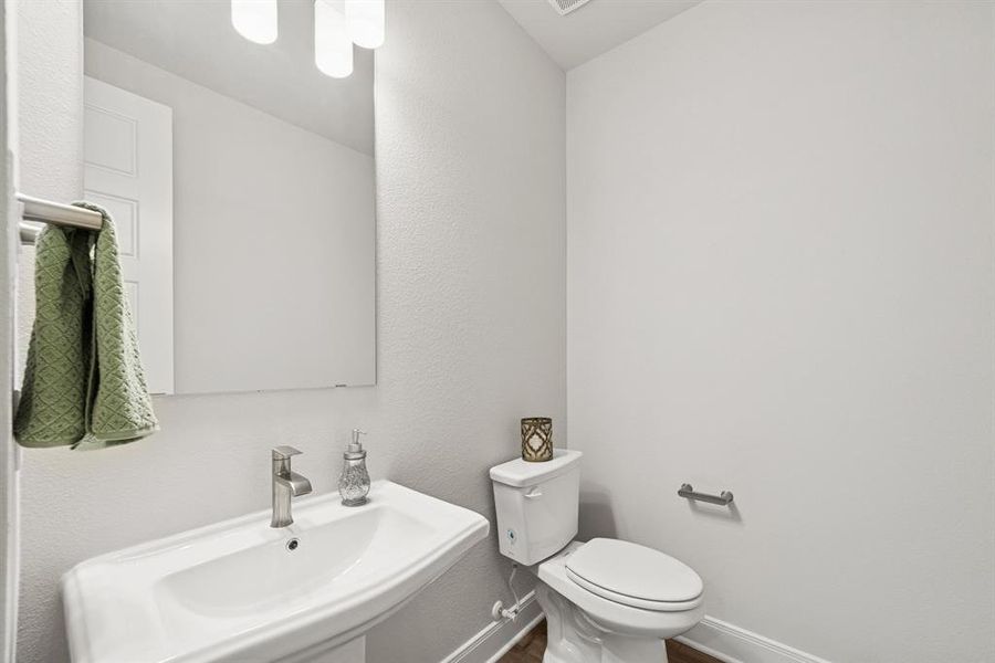 Furnished interior view inside a new home in Sandbrock Ranch, Aubrey (Image 10).