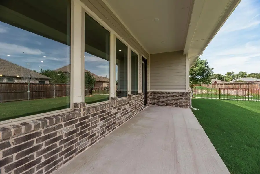 Exterior details and patio area of a home in Bayside, Rowlett (Image 3).