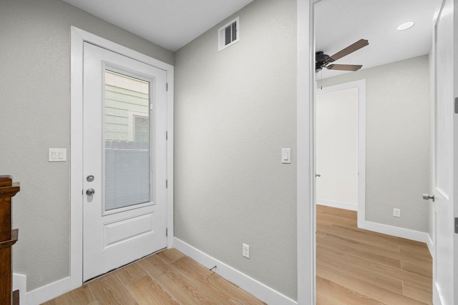 Spacious, unfurnished interior of a new home in , Houston (Image 12).