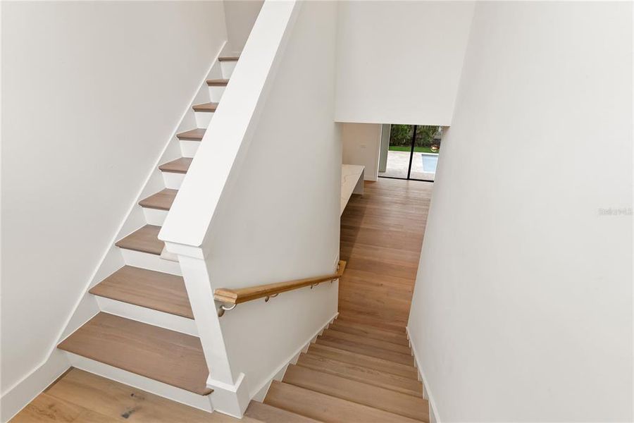 Spacious, unfurnished interior of a new home in , Sarasota (Image 66).