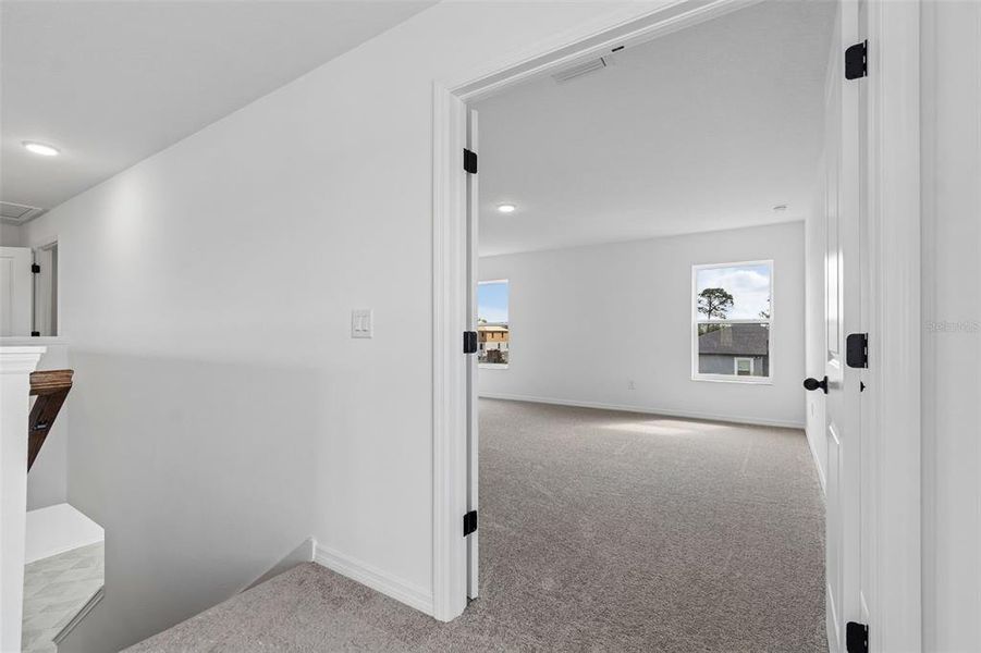 Spacious, unfurnished interior of a new home in Avalon West, Spring Hill (Image 66).