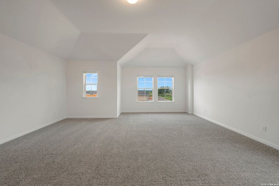Spacious, unfurnished interior of a new home in Hickory Ridge Estates, Elmendorf (Image 47).