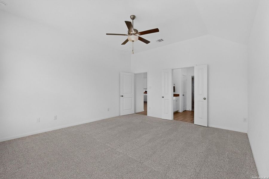 Spacious, unfurnished interior of a new home in , San Antonio (Image 28).