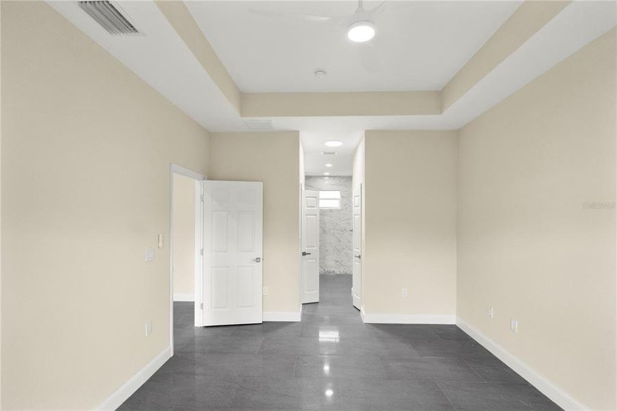 Spacious, unfurnished interior of a new home in , Lehigh Acres (Image 34).