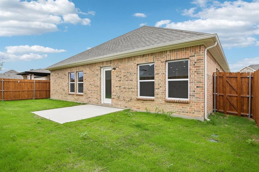 Exterior details and patio area of a home in Summerwood Estates, Red Oak (Image 22).