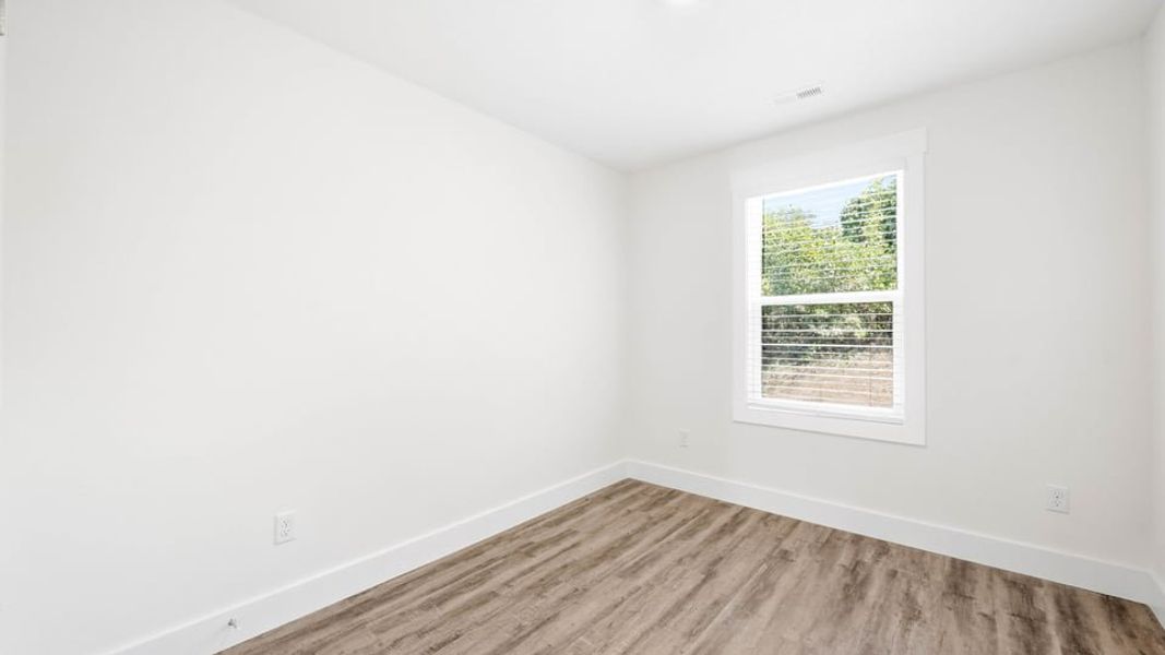 Spacious, unfurnished interior of a new home in The Arbor Townhomes, Kingsport (Image 10).