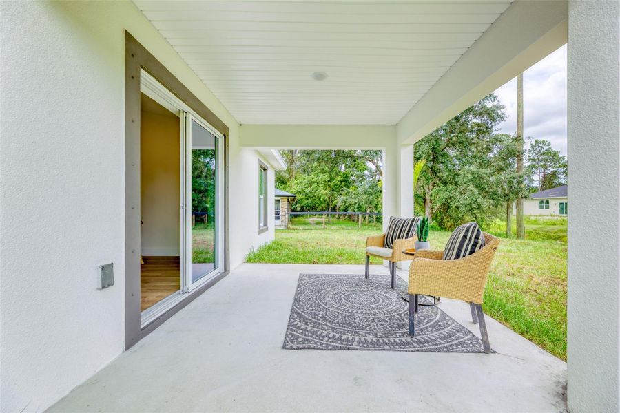 Exterior details and patio area of a home in , Palm Bay (Image 3).