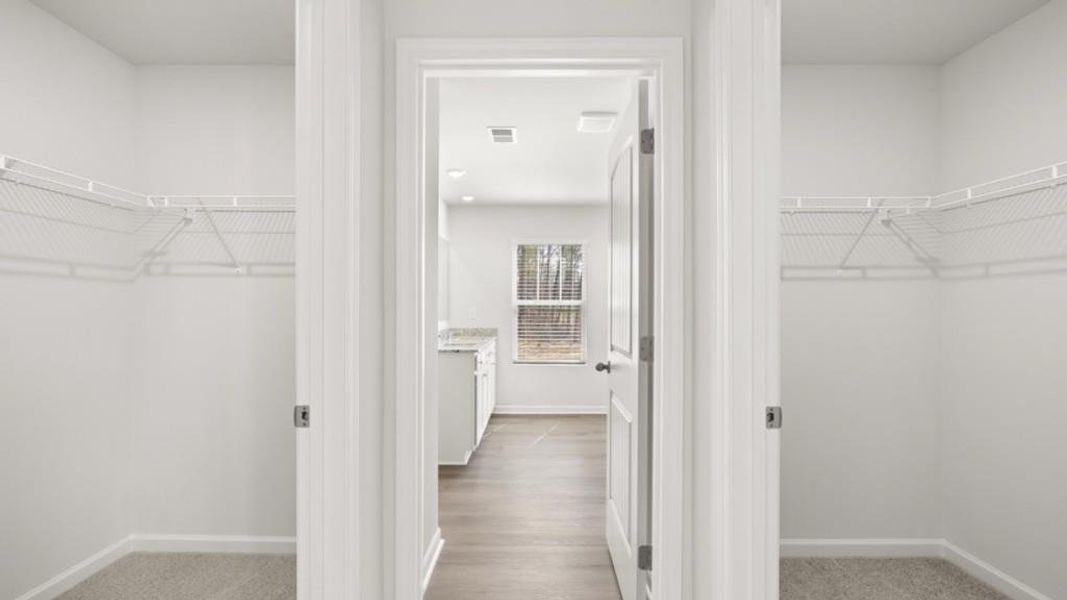 Spacious, unfurnished interior of a new home in South Wind, Union City (Image 16).