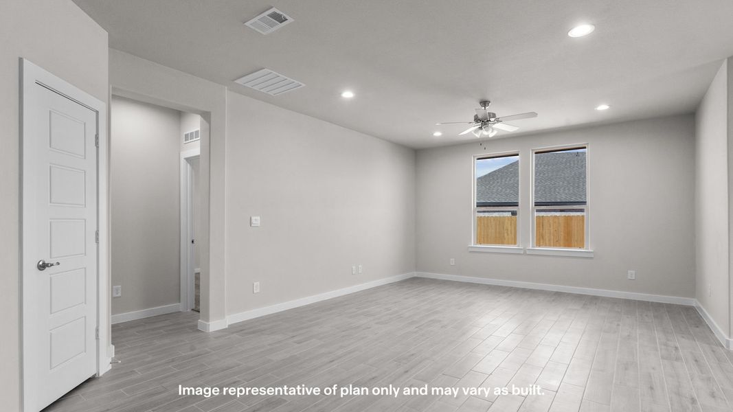 Spacious, unfurnished interior of a new home in Homestead at Parks Bell Ranch, Odessa (Image 12).