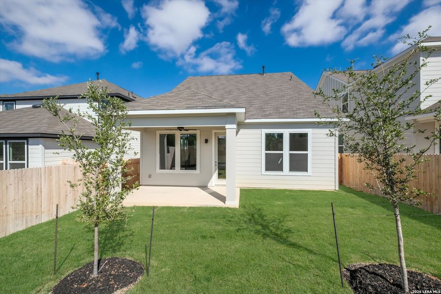 Exterior details and patio area of a home in Avondale, San Antonio (Image 4).