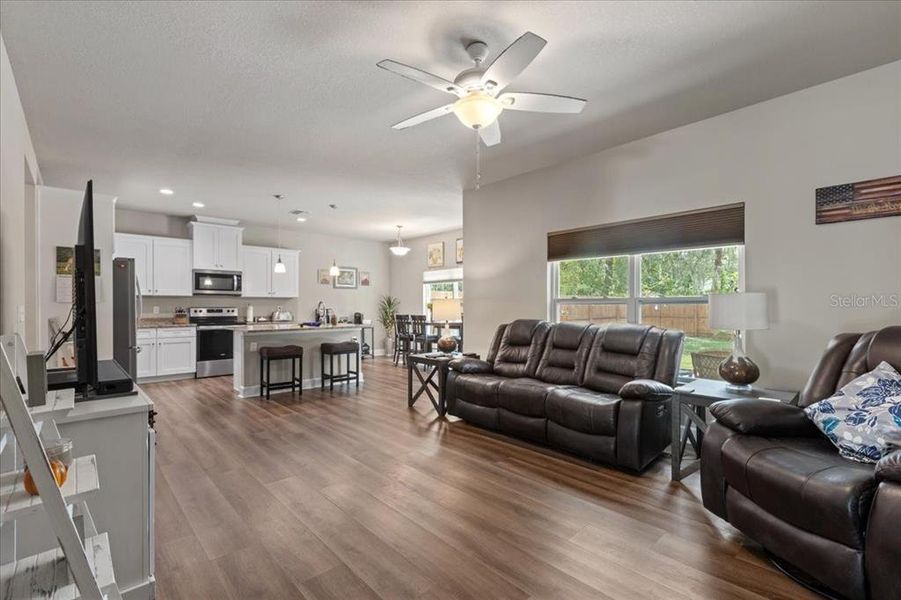 Furnished interior view inside a new home in , Chiefland (Image 31). Furnished interior view inside a new home in , Chiefland (Image 31).