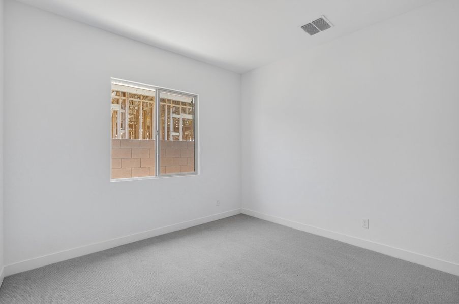 Spacious, unfurnished interior of a new home in Stonehaven, Glendale (Image 35).