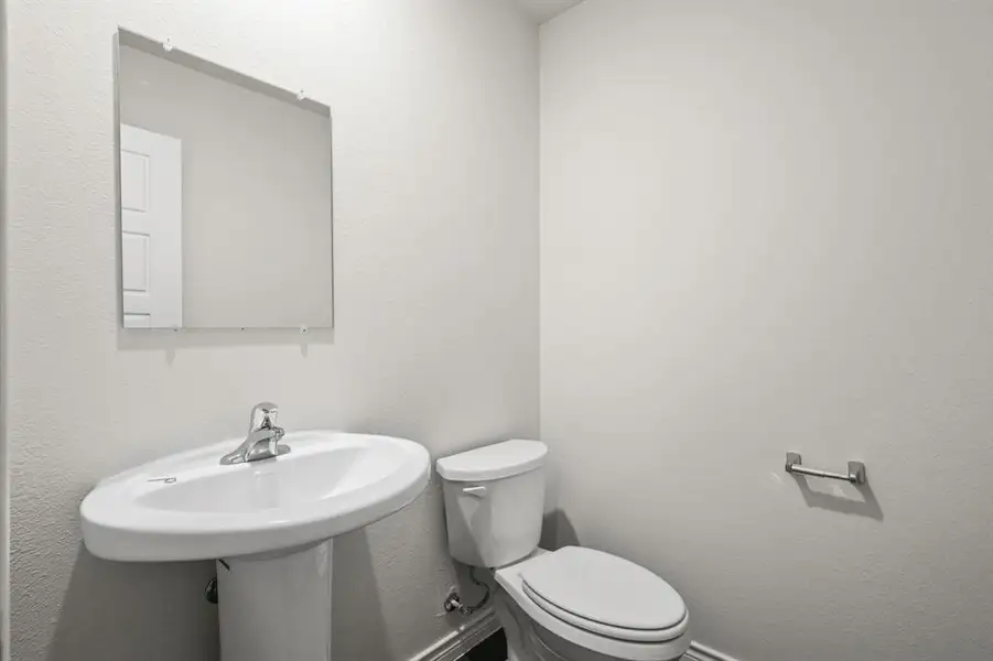 Furnished interior view inside a new home in Sycamore Landing, Fort Worth (Image 5). Furnished interior view inside a new home in Sycamore Landing, Fort Worth (Image 5).