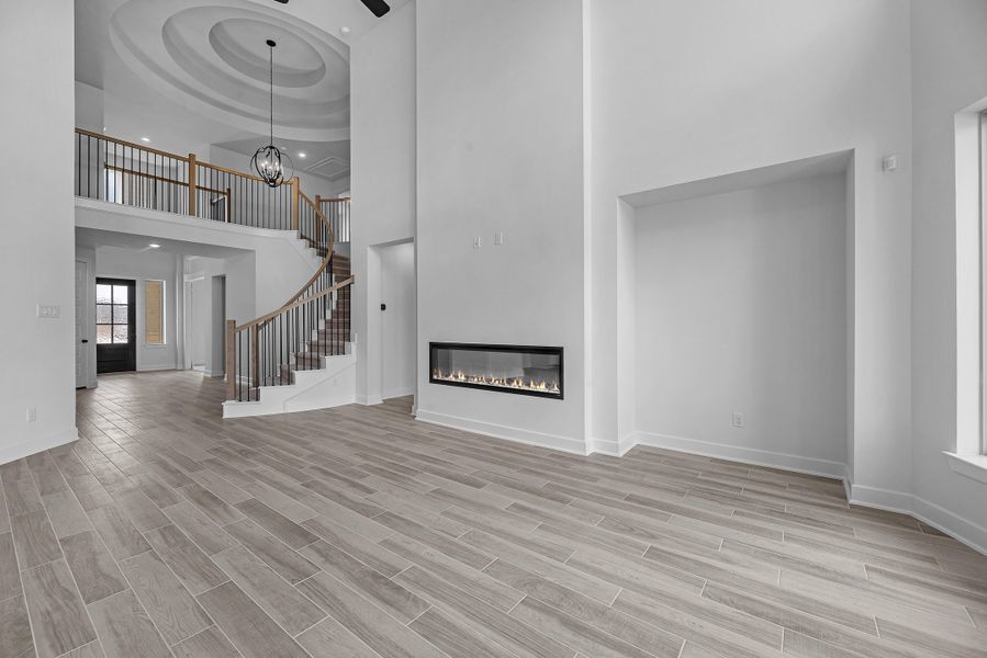 Spacious, unfurnished interior of a new home in Sienna, Missouri City (Image 17).
