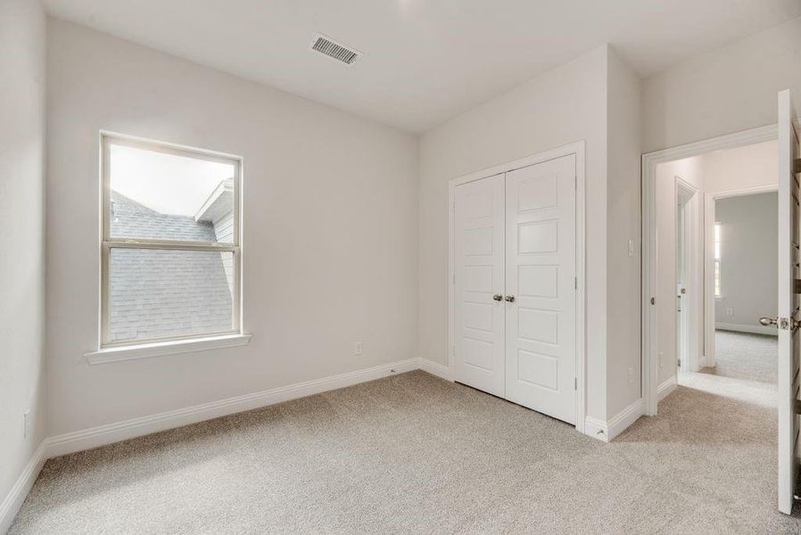Spacious, unfurnished interior of a new home in Spiritas Ranch, Little Elm (Image 26).