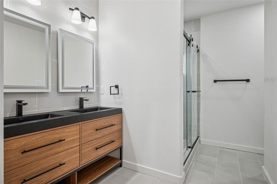 Furnished interior view inside a new home in , Wylie (Image 13).