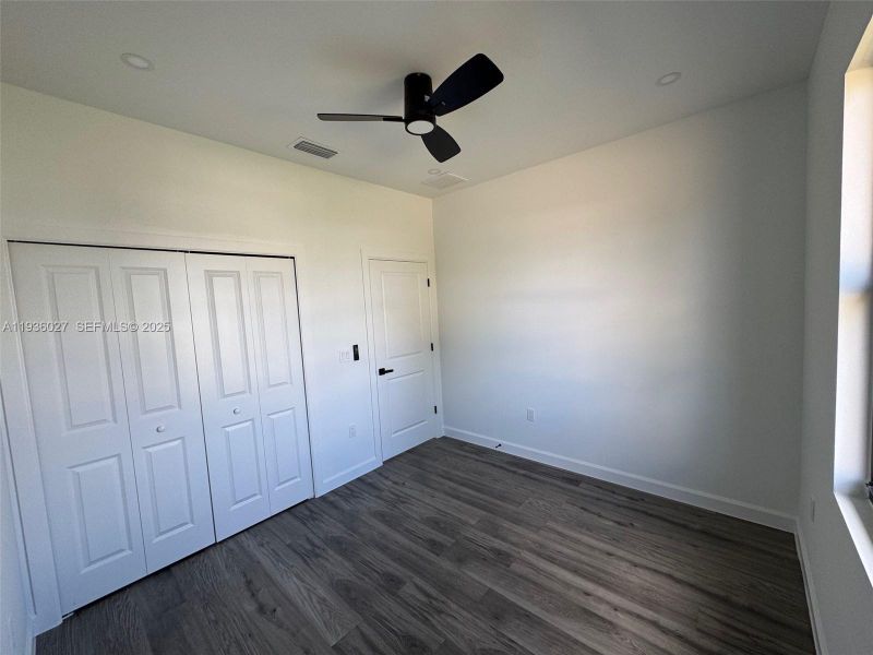 Spacious, unfurnished interior of a new home in , Cape Coral (Image 16).