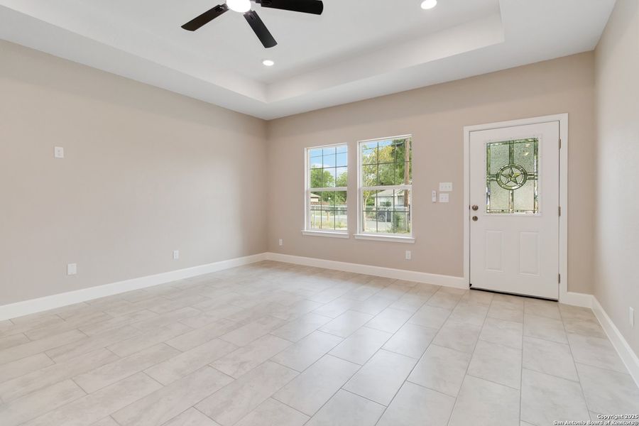 Spacious, unfurnished interior of a new home in , San Antonio (Image 24).