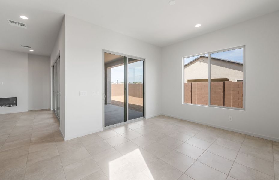 Spacious, unfurnished interior of a new home in Artisan at Asante, Surprise (Image 25).