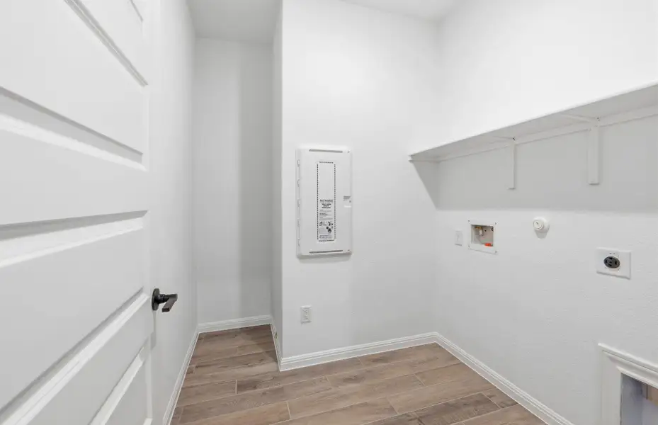 Spacious, unfurnished interior of a new home in West Cypress Hills, Spicewood (Image 15).