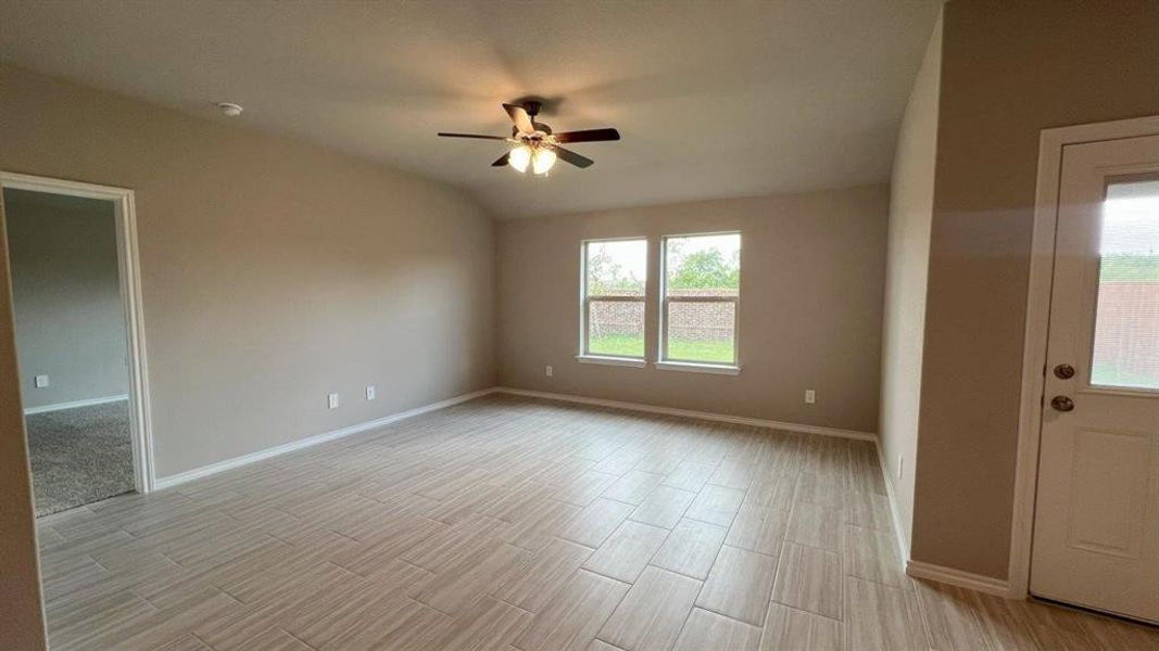 Spacious, unfurnished interior of a new home in Rosewood at Beltmill, Fort Worth (Image 8).