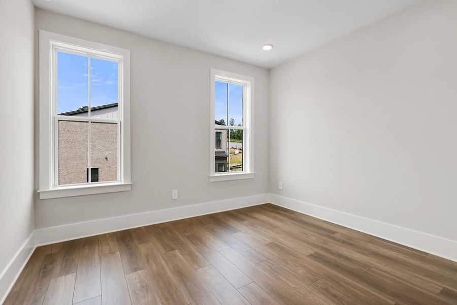 Spacious, unfurnished interior of a new home in Echo Park, Suwanee (Image 39).