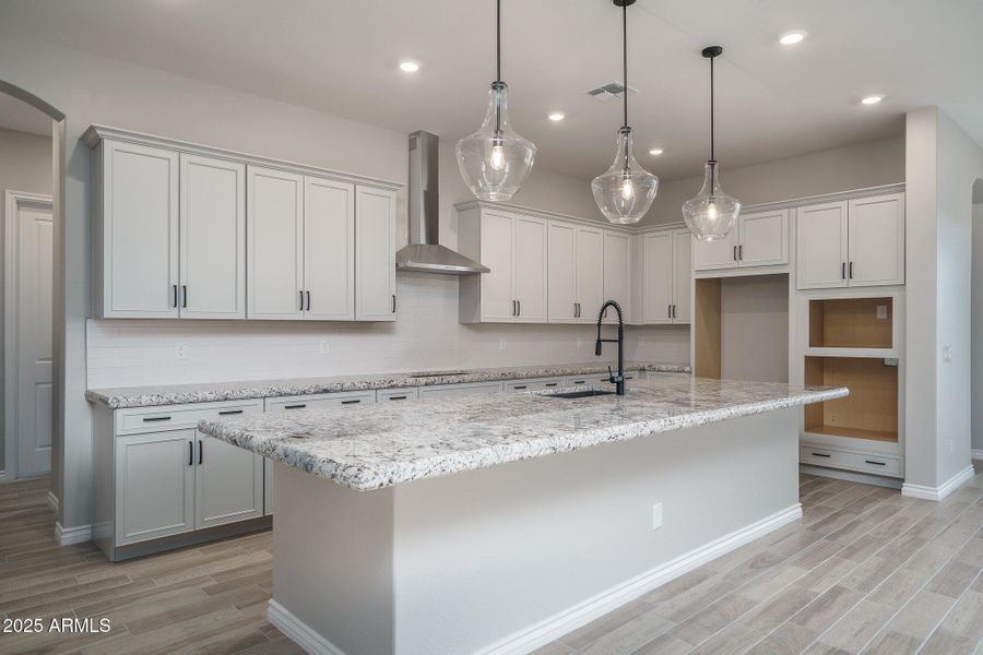 7) KITCHEN 7) KITCHEN