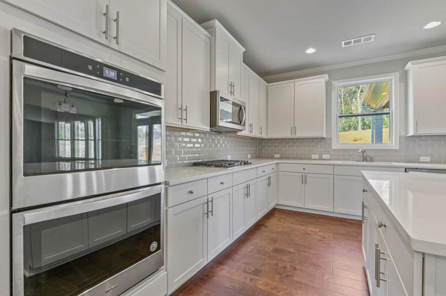 Furnished interior view inside a new home in Thalley Creek Estates, Cumming (Image 10).