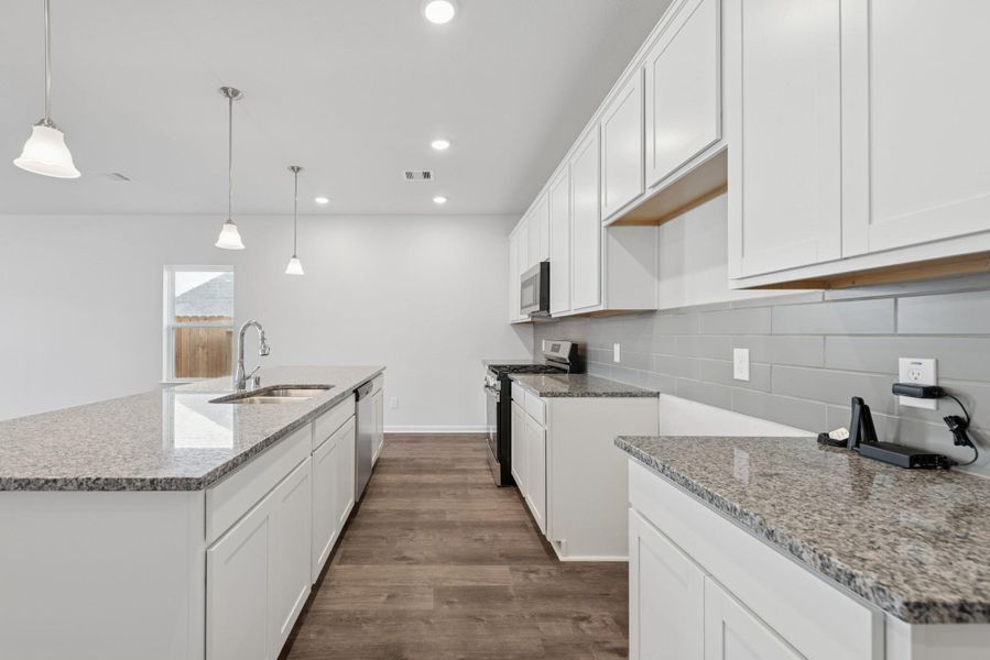 Furnished interior view inside a new home in Sierra Vista, Rosharon (Image 6).