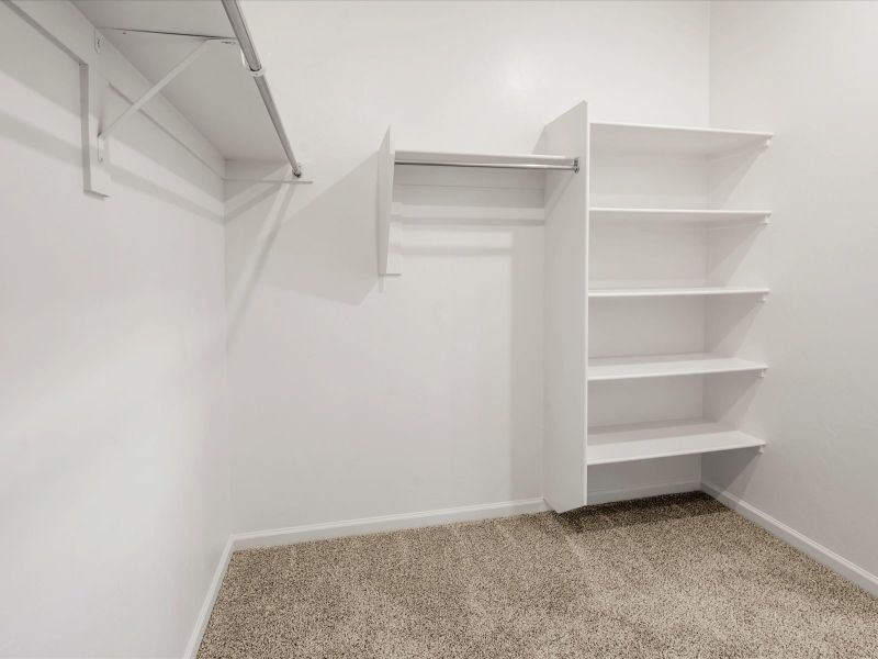 Spacious, unfurnished interior of a new home in Summerstone II, Marana (Image 12).